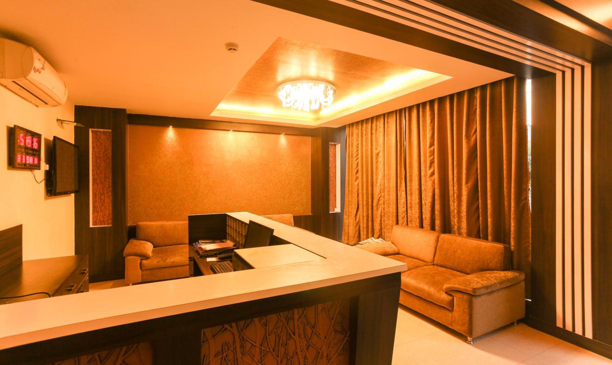 Janki International Sigra 2 Km From Kashi Vishwanath Temple Hotel