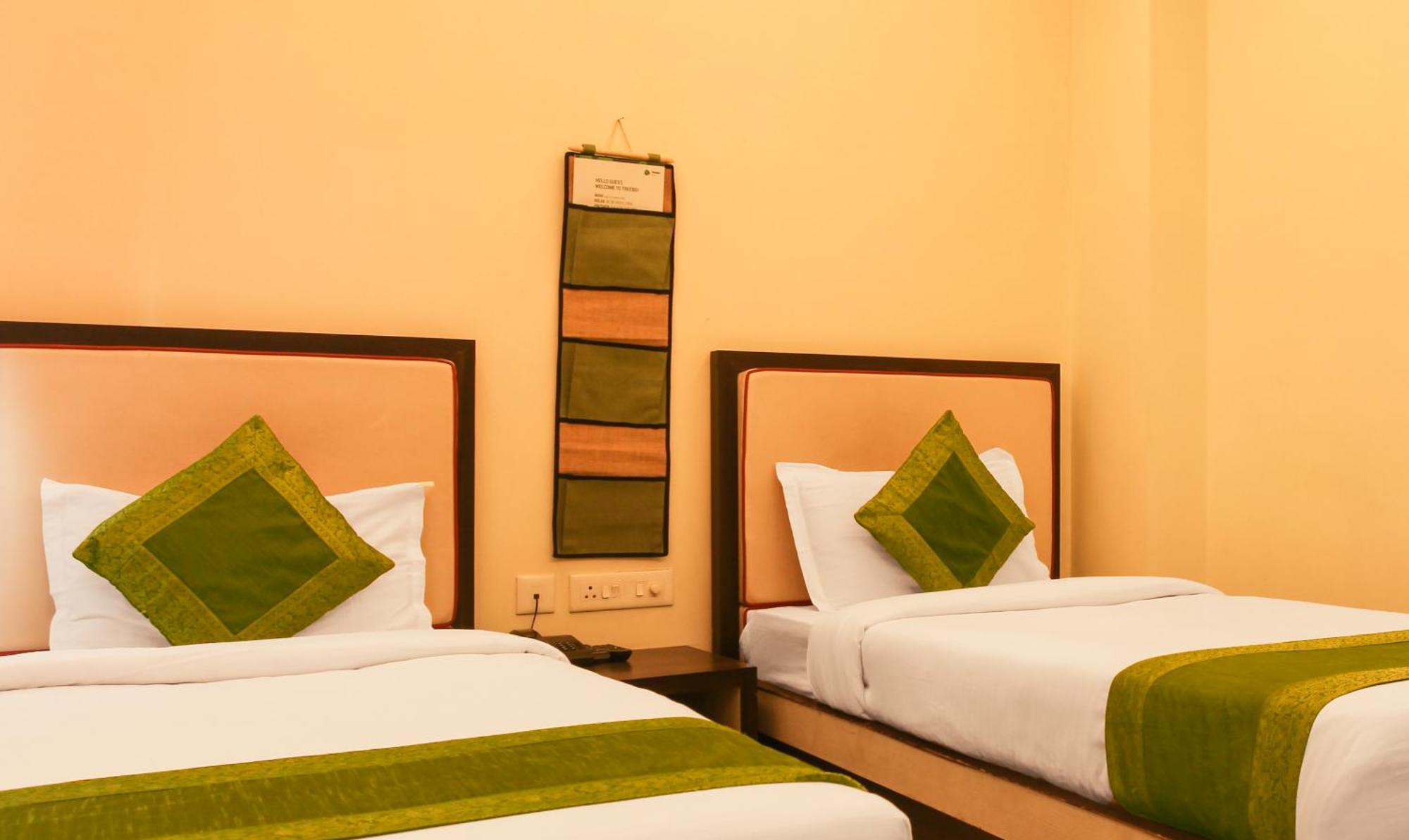 Janki International Sigra 2 Km From Kashi Vishwanath Temple