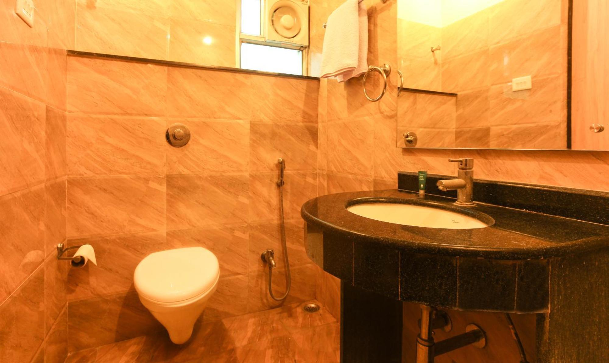 Janki International Sigra 2 Km From Kashi Vishwanath Temple Varanasi