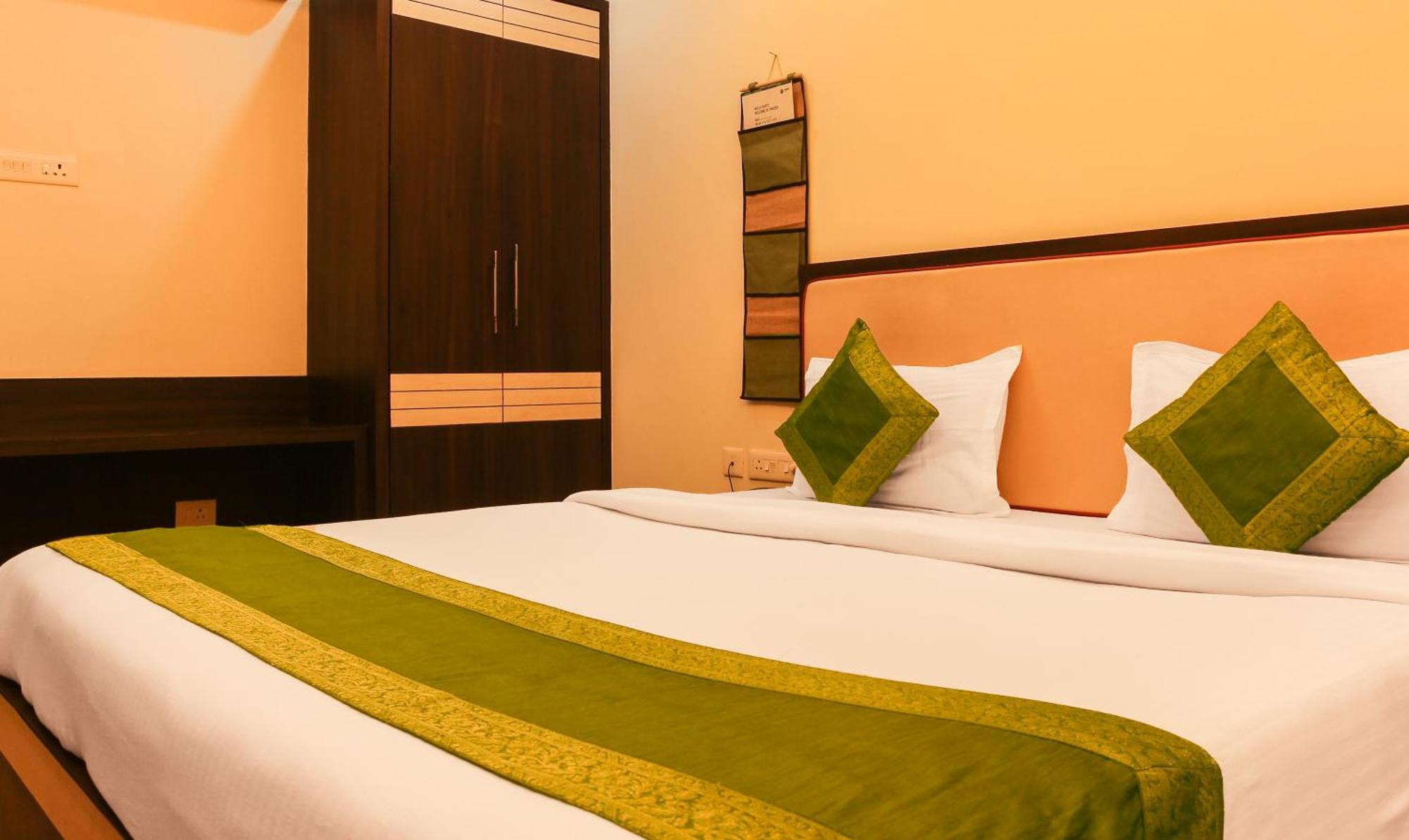 Janki International Sigra 2 Km From Kashi Vishwanath Temple 3*