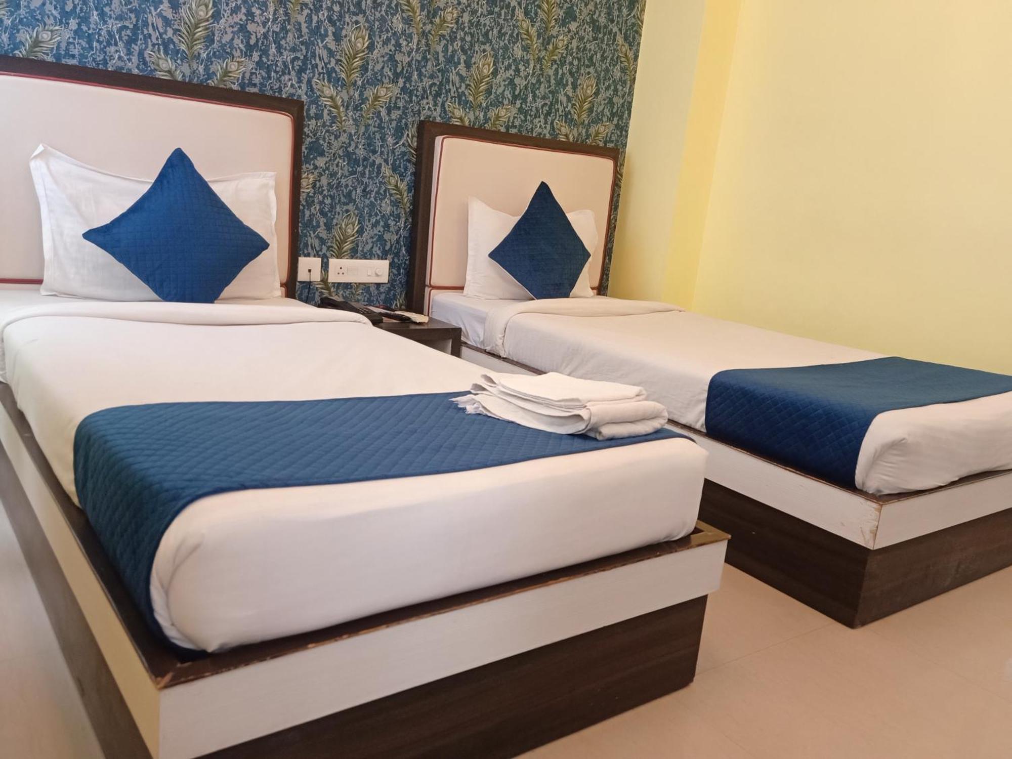 Janki International Sigra 2 Km From Kashi Vishwanath Temple Hotel Varanasi