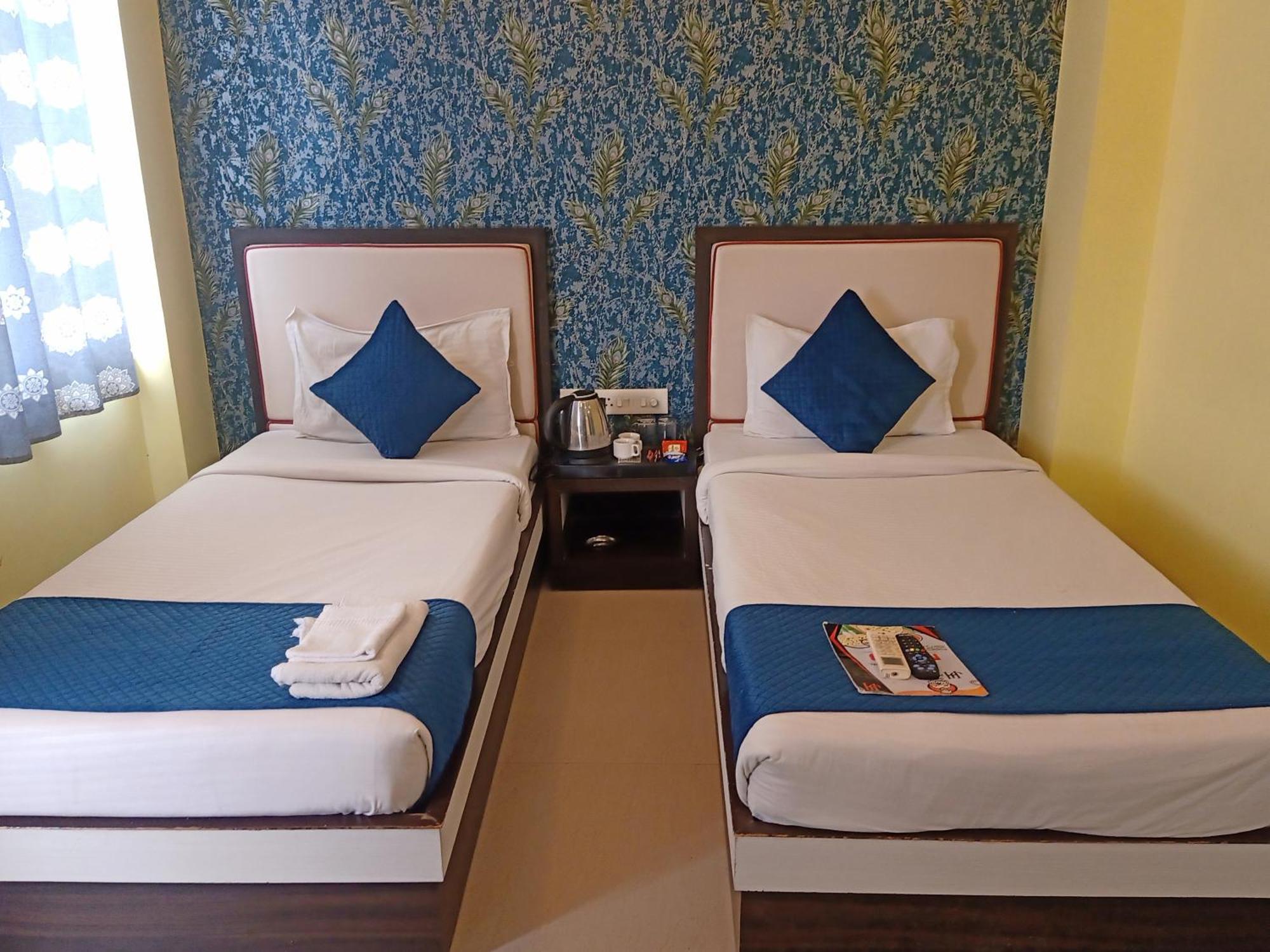 Janki International Sigra 2 Km From Kashi Vishwanath Temple Hotel